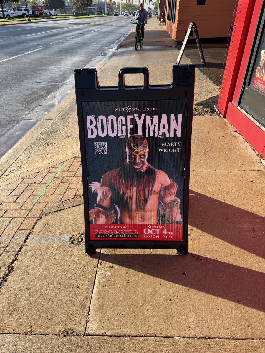 ArmyDave3382's tweet photo. @kinky_horror @MasterGio @badtechno 1st in line at @Sargeandreds1 toys in Utica Michigan to meet #WWE legend @realboogey #TheBoogeyman https://t.co/PnBYx3mu76