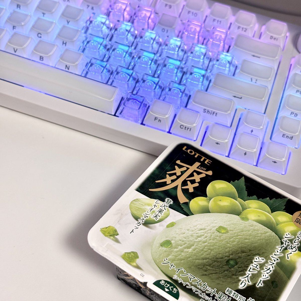 USQ33's tweet photo. キーキャップハートにしたらキーわからなくなった https://t.co/vjraPkQEqB
