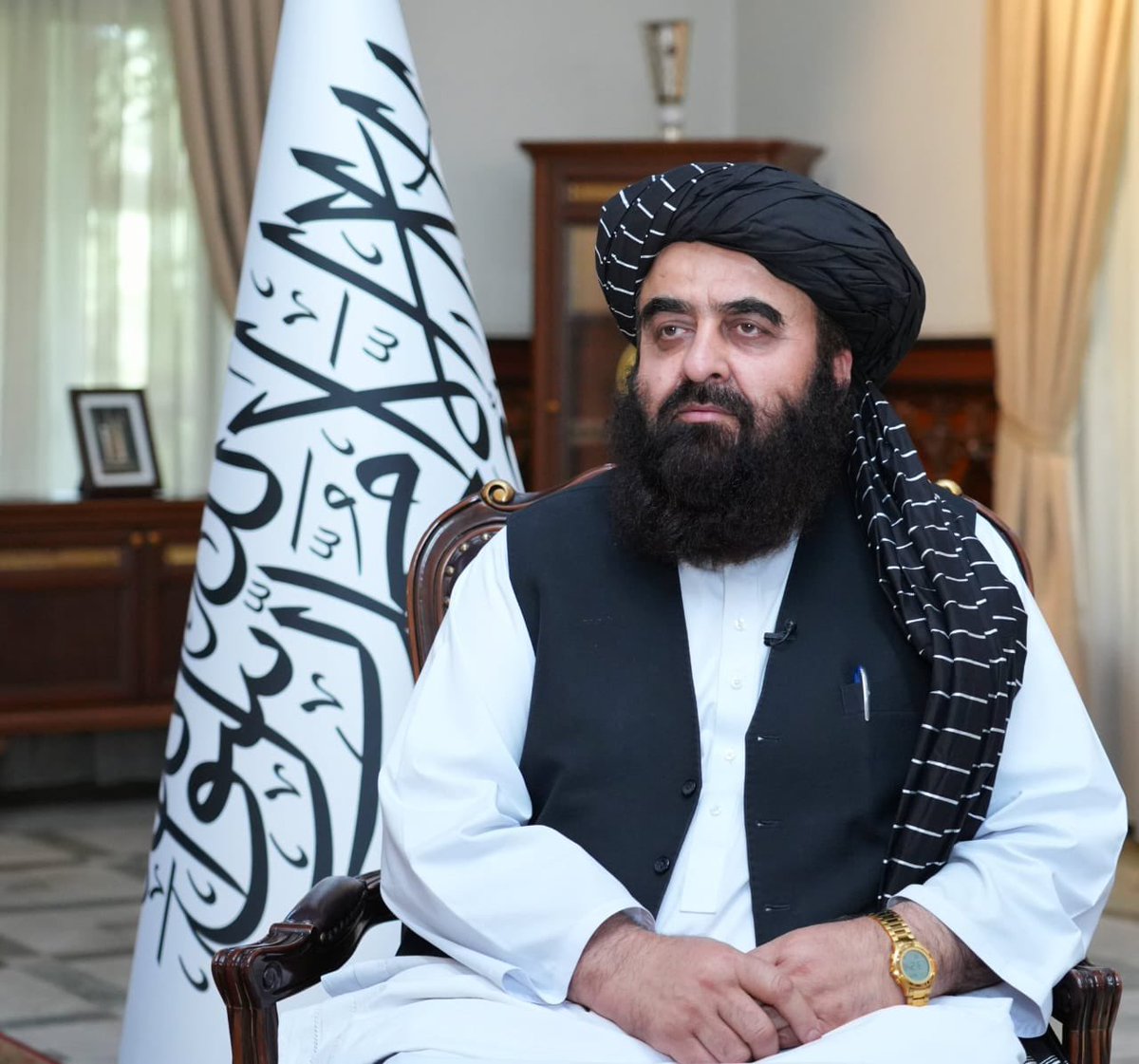 Drnazari18's tweet photo. فرمت مسکو؛ فرصت تاریخی و طلایی برای پیشبرد اهداف سیاست خارجی امارت اسلامی افغانستان است.
وزیر محترم امور خارجه کشور در پرتو دیپلوماسی صلح آمیز و فعال افغانستان در این نشست شرکت نموده و از منافع ملی صیانت می کند.
ژوندی دی وی افغانستان. https://t.co/kEDLGhHZIJ