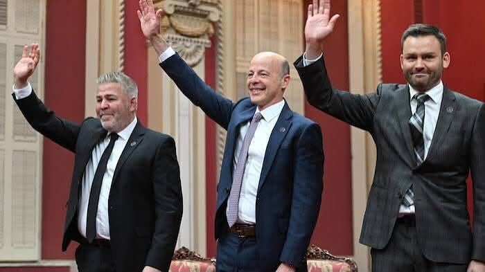 lon_sl's tweet photo. Il y a 4 ans, la fragilité de notre parti et nos braves. 2 ans avant PSPP avait repris la barre en misant sur la tenue d’un référendum sur l’indépendance de notre pays. Rappelons-nous des railleries de toutes parts. Donnons-nous un gouvernement majoritaire, nous le méritons bien. https://t.co/lA2tb9aoAL