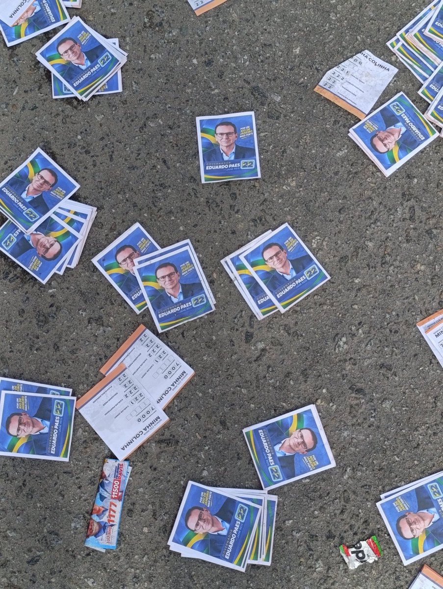 centralreality's tweet photo. GENTE? Internauta relata que, em Nova Iguaçu, no Rio de Janeiro, estão sendo distribuídos santinhos com um número diferente do candidato Eduardo Paes (55), com o intuito de confundir os eleitores. https://t.co/jrqMLTHiFe
