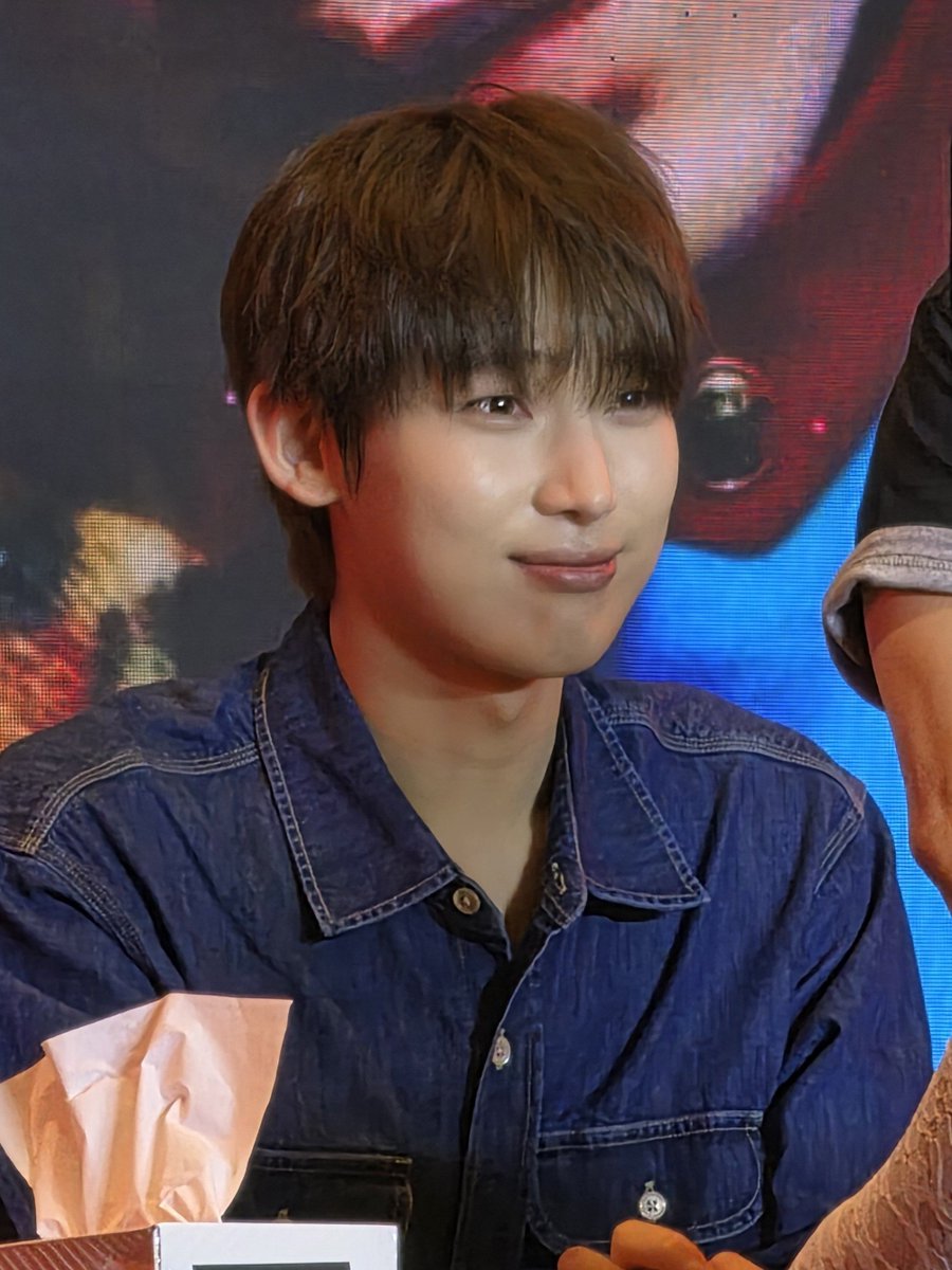 ksn_diary's tweet photo. if 🥺 was a person it would be sunoo https://t.co/sQgJgmejQB