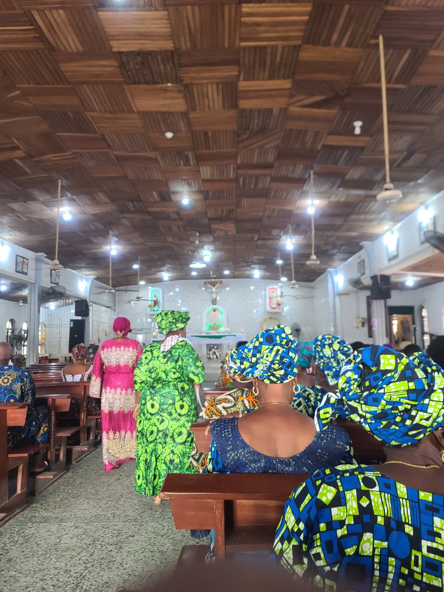 SlyDigitals's tweet photo. Attended my first foreign mass today 😆
Mass was celebrated with Badagry own language 😇
Truly, I was lost 🤣🤣🤣 but it's a first time check ✅️
Thank you #badagry
#mass https://t.co/gpROKnm7QN