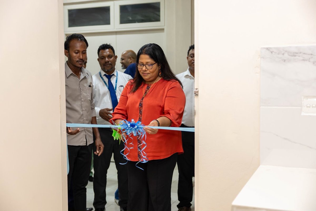 MoHmv's tweet photo. ށ.ނޫމާރާ ޞިއްޙީ މަރުކަޒުގެ ލެބޯޓަރީގެ ޚިދުމަތް އިފްތިތާހުކުރުމަށް ބޭއްވި ޚާއްސަ ރަސްމިިއްޔާތުގެ ތެރެެއިން. https://t.co/EYDFjfnsit