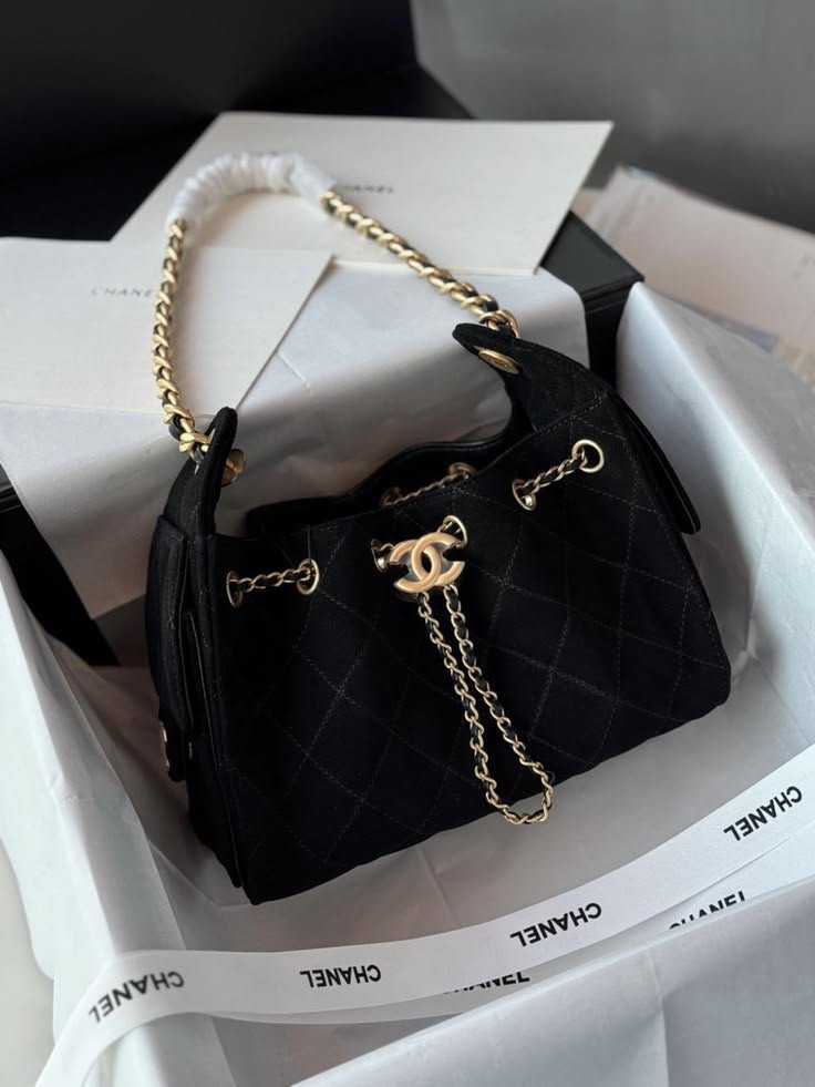 beautyvibes65's tweet photo. New bag 🛍️ https://t.co/32W5rlXzRl