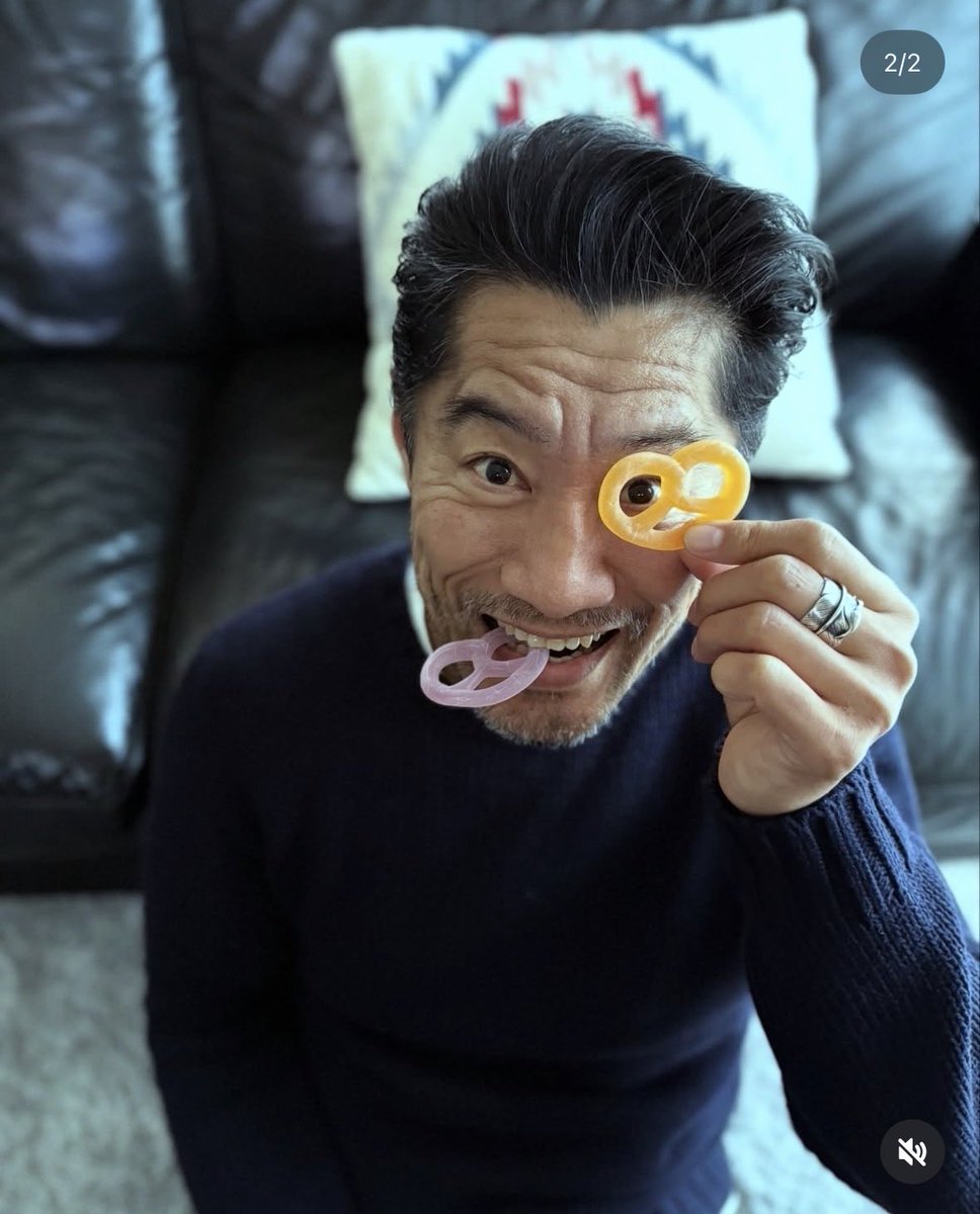cqt_dj's tweet photo. シンシーに目の敵にされている別班和田さんですが、平山祐介さんというモデルもされている俳優さんでして、非常にメロいおじさま俳優ですのでInstagramで検索してください。。
#VIVANT
#VIVANTep19 https://t.co/zppYn8k6LM