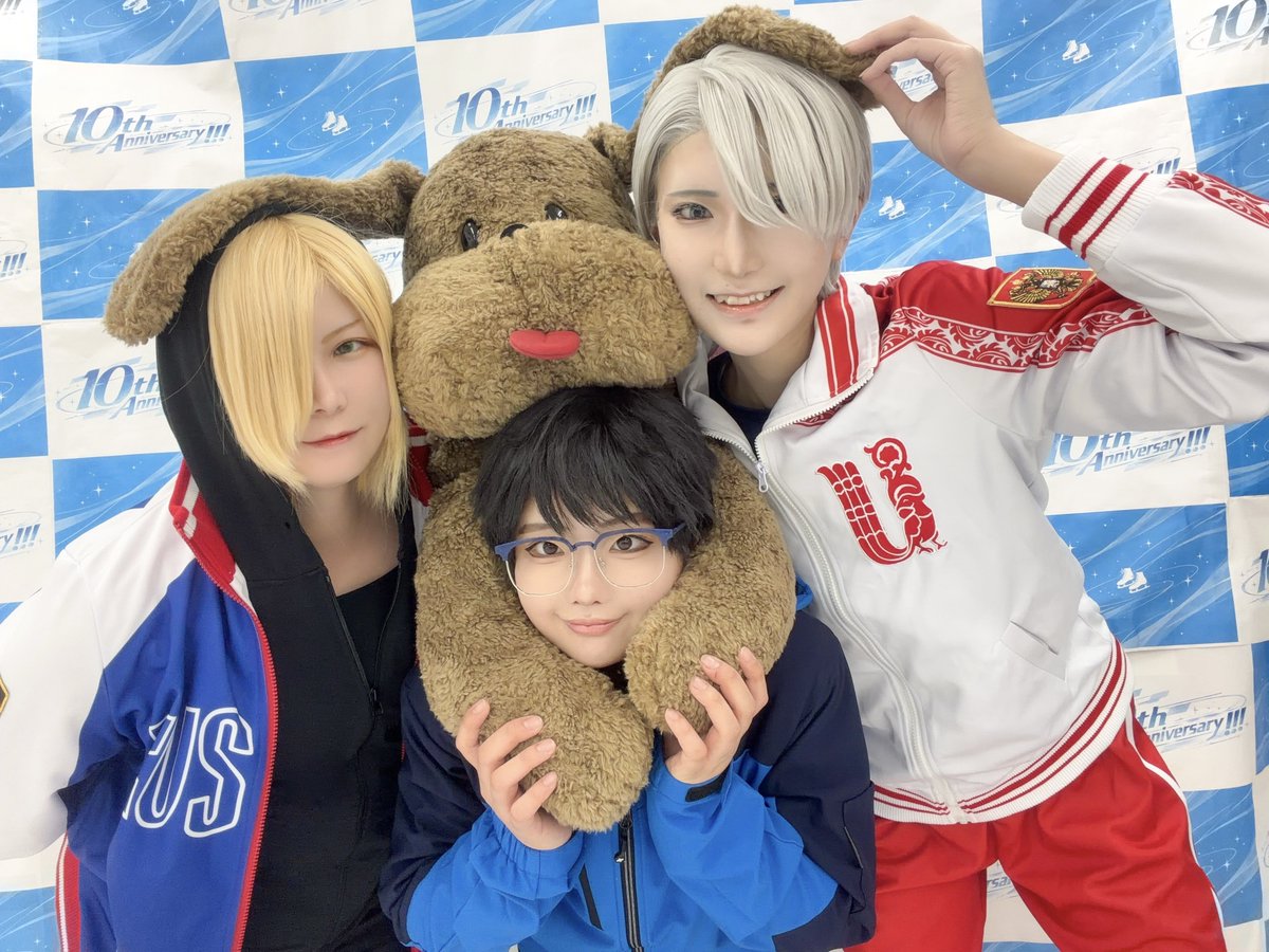 keimaru_piyo02's tweet photo. Cosplay ユーリ!!! on ICE 
超超念願！！3人併せ！！

ほんっっっとうに可愛すぎてずっとにっこりしていた😭
2人ともありがとう😭😭😭😭

勝生勇利▶tama
ヴィクトル▶けい
ユーリ▶蓮 https://t.co/fXPuf1ISod