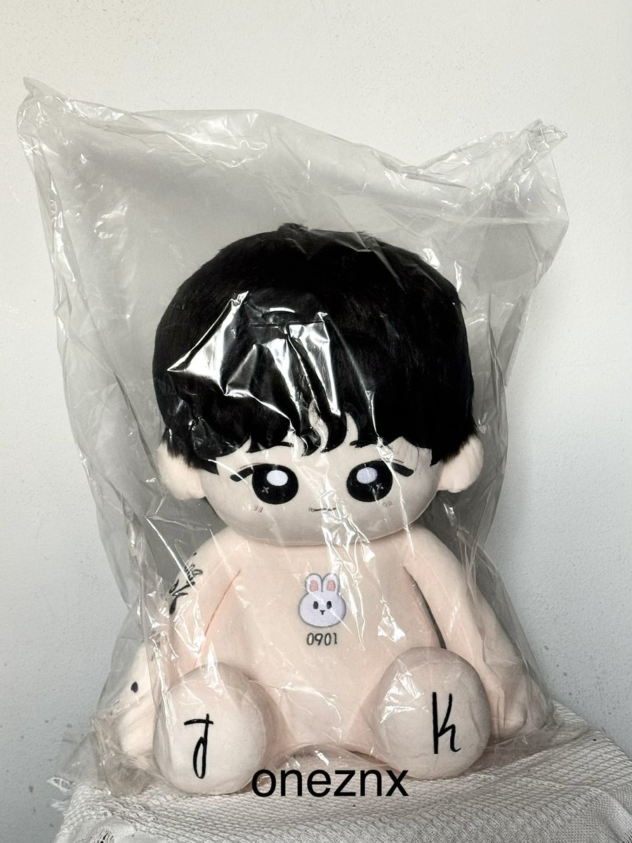 oneznx's tweet photo. ตุ๊กตา JK สูงประมาณเกือบฟุตครึ่ง ไม่เคยแกะค่ะ
1000 รส. ค่ะ 

 #ตลาดนัดบังทัน #ตลาดนัดbt21 https://t.co/n7gdQ7sz8I