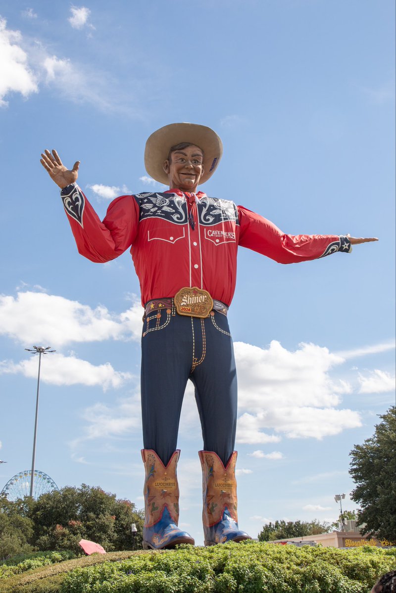 StateFairOfTX's tweet photo. For 74 years, Big Tex has been welcoming generations of fairgoers with one big “Howdy!” 🤠❤️ Help us wish the tallest Texan around a very happy birthday! 🎂
Big Tex is dressed for the occasion thanks to his outfit partners: @levis, @lucchese1883, @shinerbeer, Cavender’s, and Resistol.
📸: @mysticdfw