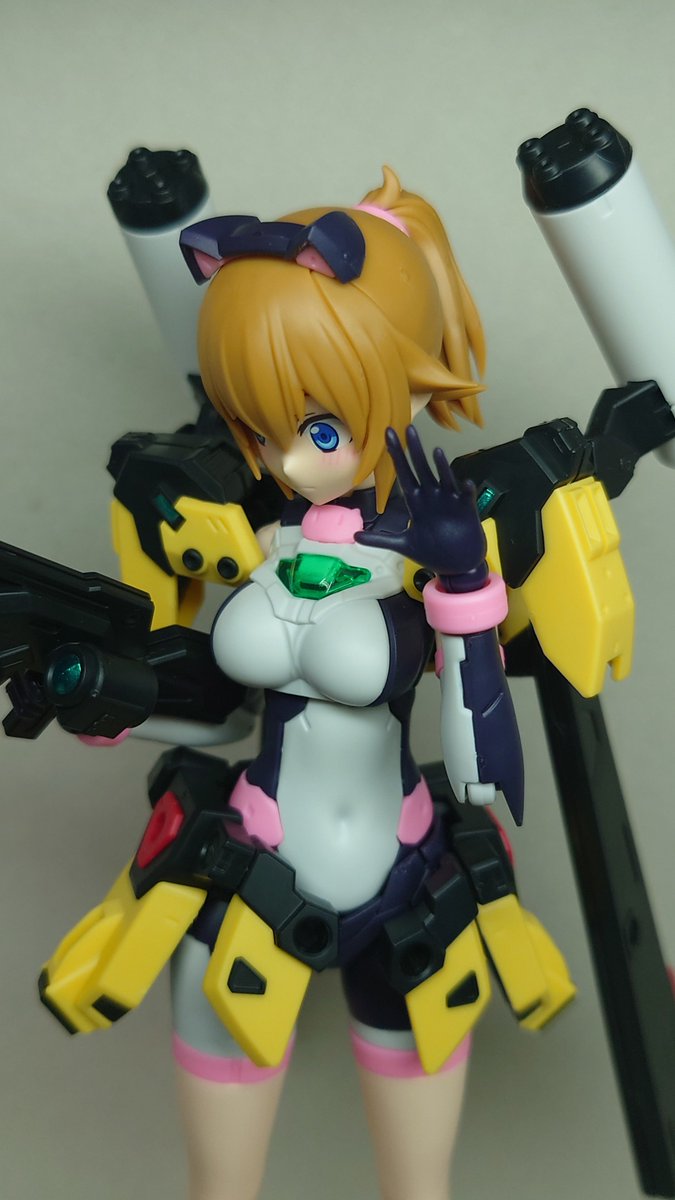 taste_born's tweet photo. あばたーふみな組立て。かわいいね。
ビルドのシリーズ全然知らないけど。パッケージに釣られた。かわいいね。 https://t.co/Xtln8NhcZ0