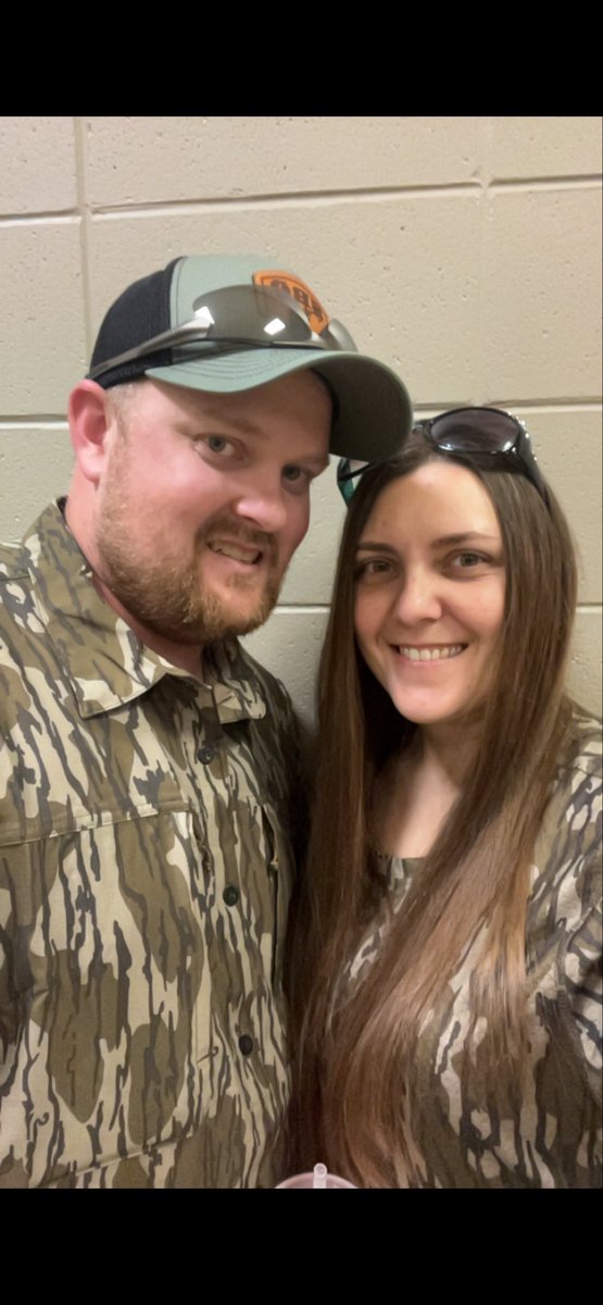 tony_hurst_jr's tweet photo. Happy Birthday, @SamanthaHurst_ !!!!!! 💚🎉.                You are an amazing wife and mother, and I can’t thank you enough for everything you do for us. I honestly don’t know how we would make it without aggravating the ever-living hell out of you every single day! https://t.co/elbVJbDBTB