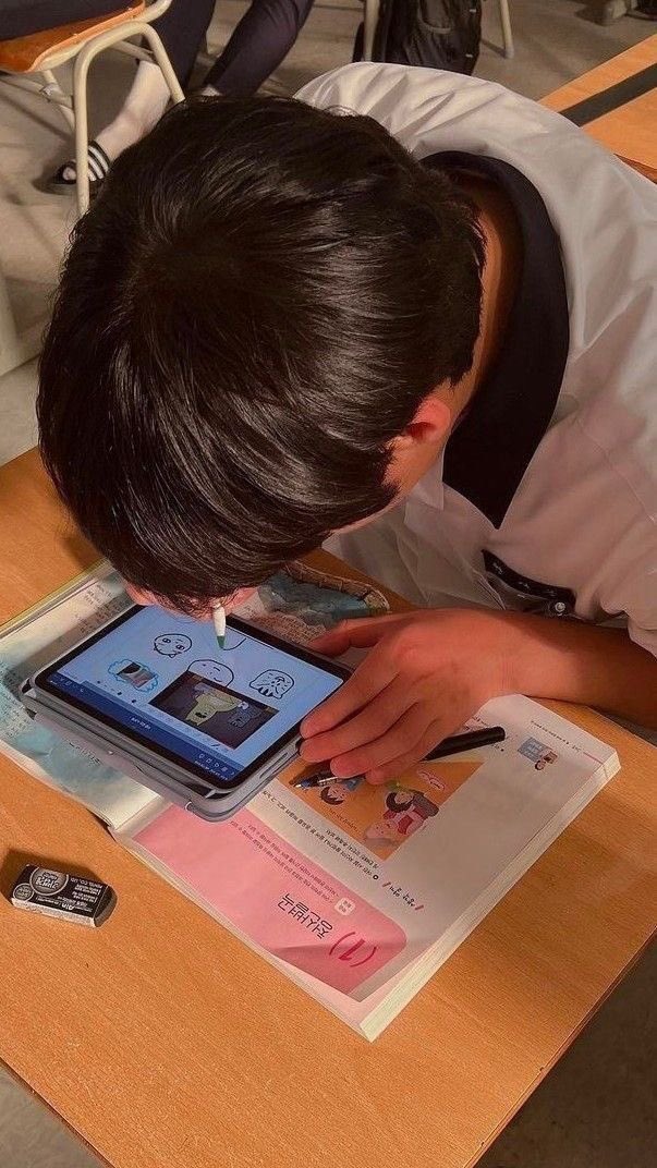 may_toqur's tweet photo. 박지훈 뭐 그리나 봤더니ㅋㅋㅋㅋㅋㅋ 아 귀여워.. https://t.co/1FJhi5mdOz