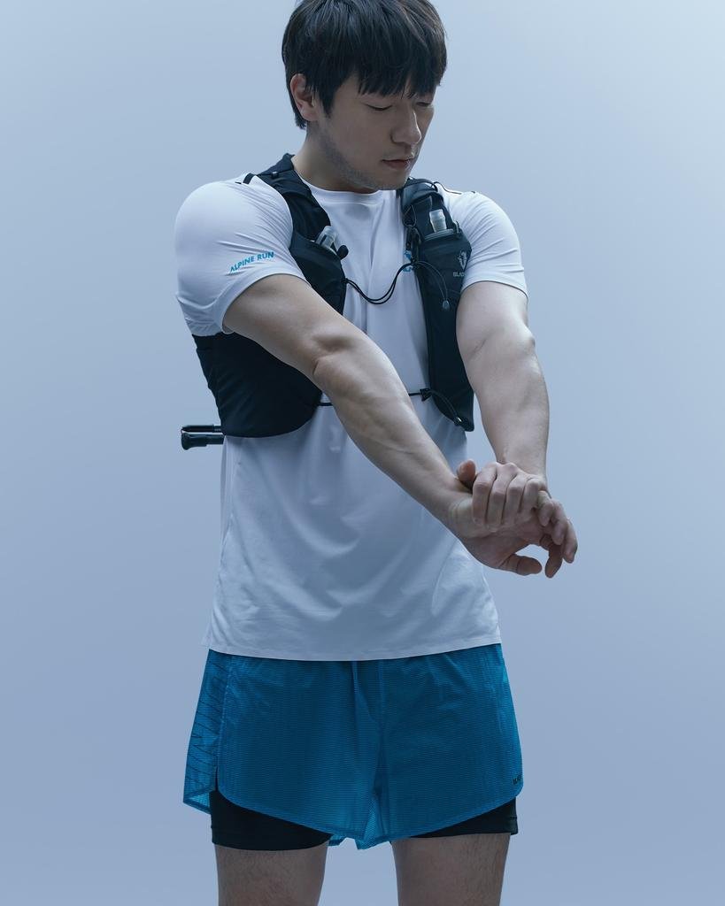 sonsukkuu's tweet photo. Gear on. Gaze down. Miles waiting. https://t.co/gMK5oChcK1
