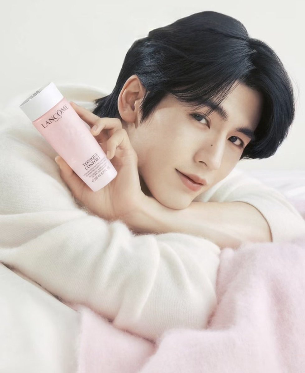 dolgolaeui's tweet photo. Zhang Ling He #zhanglinghe #张凌赫 #pursuitofjade #eternalfaith #theroadtoglory #ourgeneration #thebestthing #lovesrebellion #theprincessroyal #myjourneytoyou #lovebetweenfairyanddevil #maidenholmes // You can also follow Zhang Ling He’s official IG account - zhanglinghe__1230 https://t.co/bxE97U1OKc