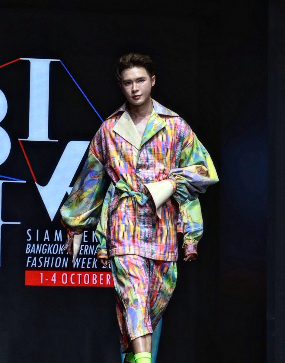 billy__official's tweet photo. Thai roots, Modern expression.
https://t.co/VDlnshQrNt

BILLY AT SIAM CENTER BIFW26

IGs • bbil1ypn | UPDATE
#SiamCenterBIFW2026xBILLY #bbil1ypn #BACEQUAD #star1ight #BillyPatchanon #SIAMCENTERBIFW2026 
#BIFW2026 #SiamCenter #TheIdeaopolis #BeInspired #BeTheFirst https://t.co/Rmv3yNu3p8
