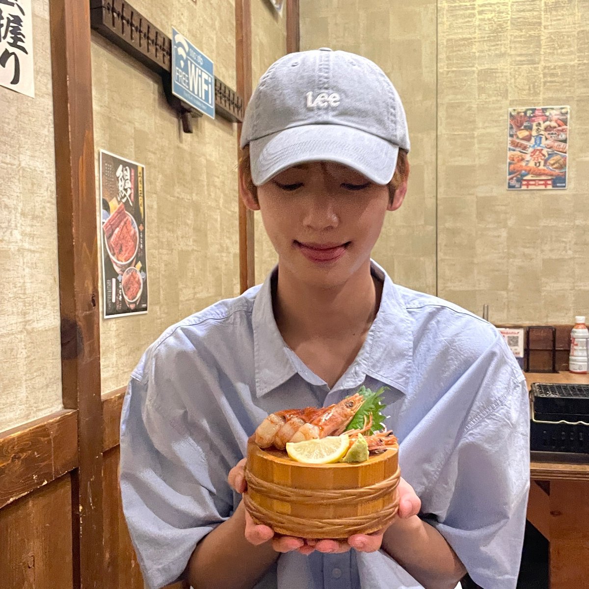 bbodolri's tweet photo. 하오형이찍어주는정방형사진참기엽다 https://t.co/9XmWUwfEPG