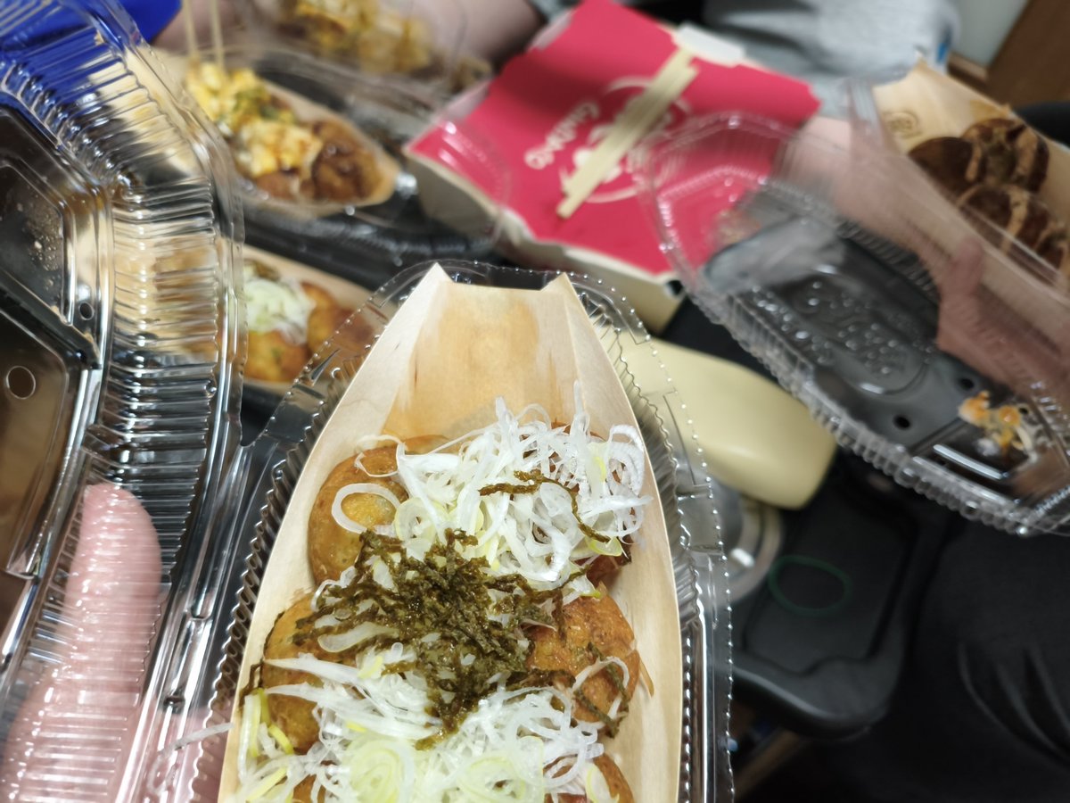 goushesub's tweet photo. 昼にたこ焼きいっぱい食べたらいっぱい出た https://t.co/FRU5Vjk9DY