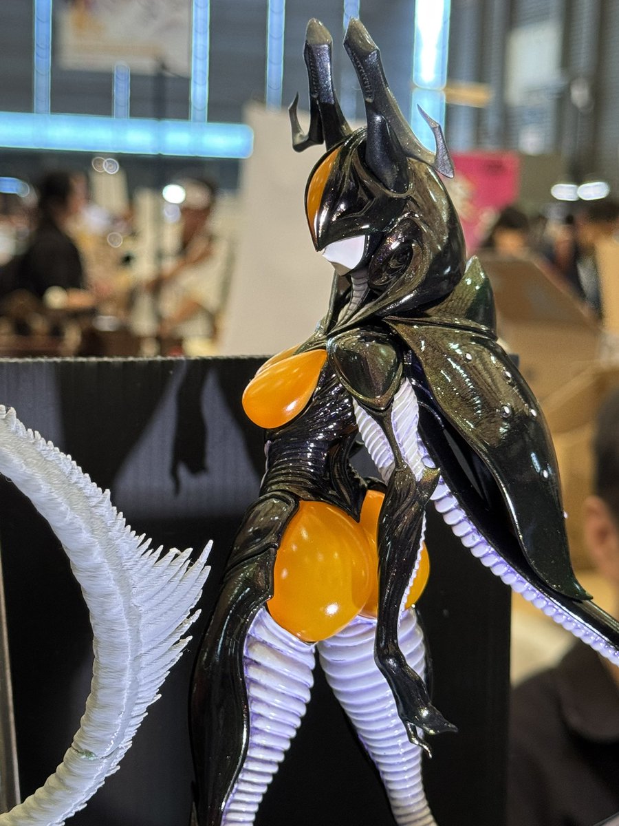Yoshi6054's tweet photo. 怪獣の女体化は苦手なんだけど
これはカッコいいなってなったゼットン https://t.co/fmFFfDWqj2