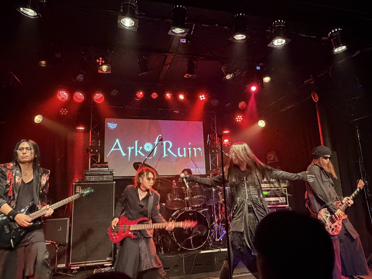 ungeigei's tweet photo. #VisualRavenNight
#VRN
#ArkofRuin
#ROUAGE やべー!
白い闇、Queen 、cry for the moon…ってか,若い時を思い出させるような素敵セトリ…。
SE始まってのすぐの世界観and迫力が凄すぎたです。
本物のルアージュ観たことなかったので嬉しかったですー。 https://t.co/O7IWe3NtRM