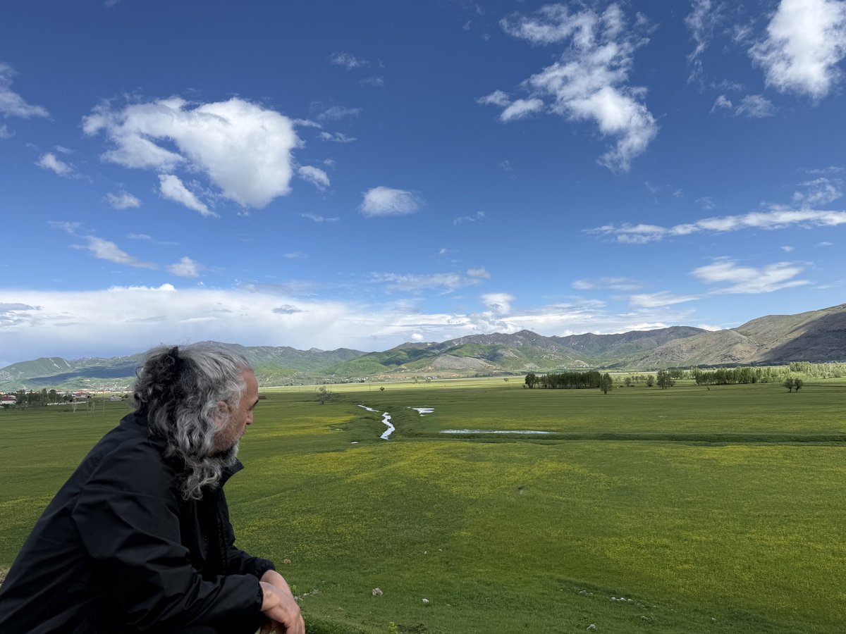 DoganCelik_'s tweet photo. Doğa her şeydir.

Gül, rüzgar ve deniz…
Toprak, gökyüzü, ağaçlar ve yaşam

#burgazada #dersim #dağlar https://t.co/9KUSvR0HeE