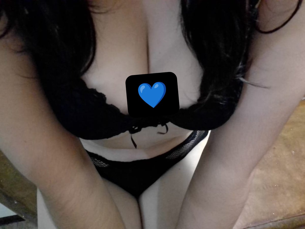 Pao28mend's tweet photo. ¿La guardas?
#Faceless #Lingerie #OnlyFans https://t.co/f4E5SdCZQU