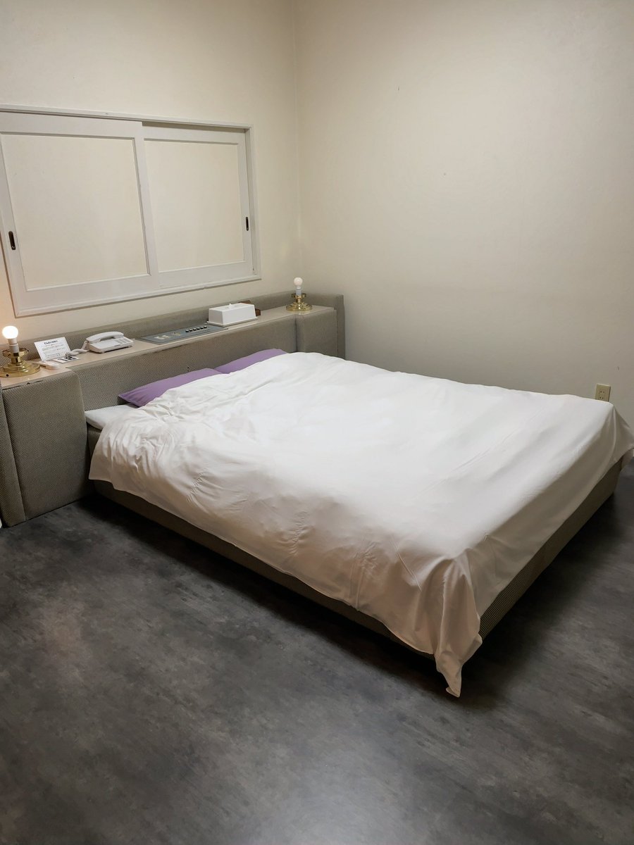 Makira_2's tweet photo. 今年6月のラブホデート
DRIVE AND BEDへ…25回目かな
戸建タイプでコスパかなり良し、18番を利用、3時間ゆっくりまったり過ごし当時は3500円エアシューター払い（最近行ったら…廃業してる？）
行く前にランチは濱かつで腹ごしらえ、ご飯お代わりして腹いっぱい https://t.co/A3i3CZeHwl