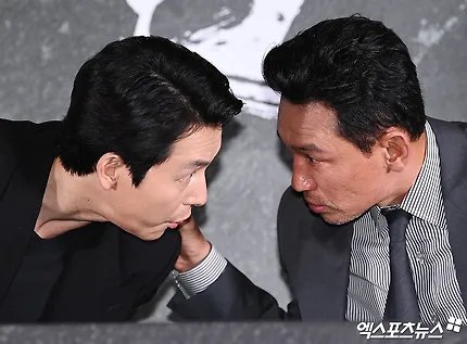 kdt0715's tweet photo. 누군가의 연예뉴스를 뒤적거렸더니
기묘한 연하남(40대) 컬렉터 컬렉션 완성 https://t.co/LsSqLldn9Z