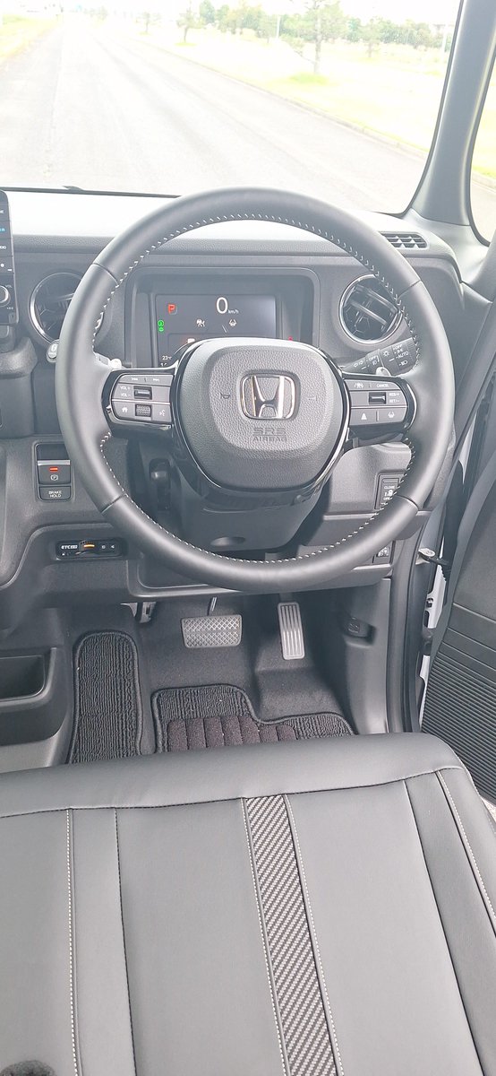 American51530's tweet photo. 2026.10.4
N-BOX CUSTOMの室内、シートバックテーブル、液晶メーター、9インチナビ🚗
#ホンダカーズ島根中央
#NBOX https://t.co/9oLFx1BOOh