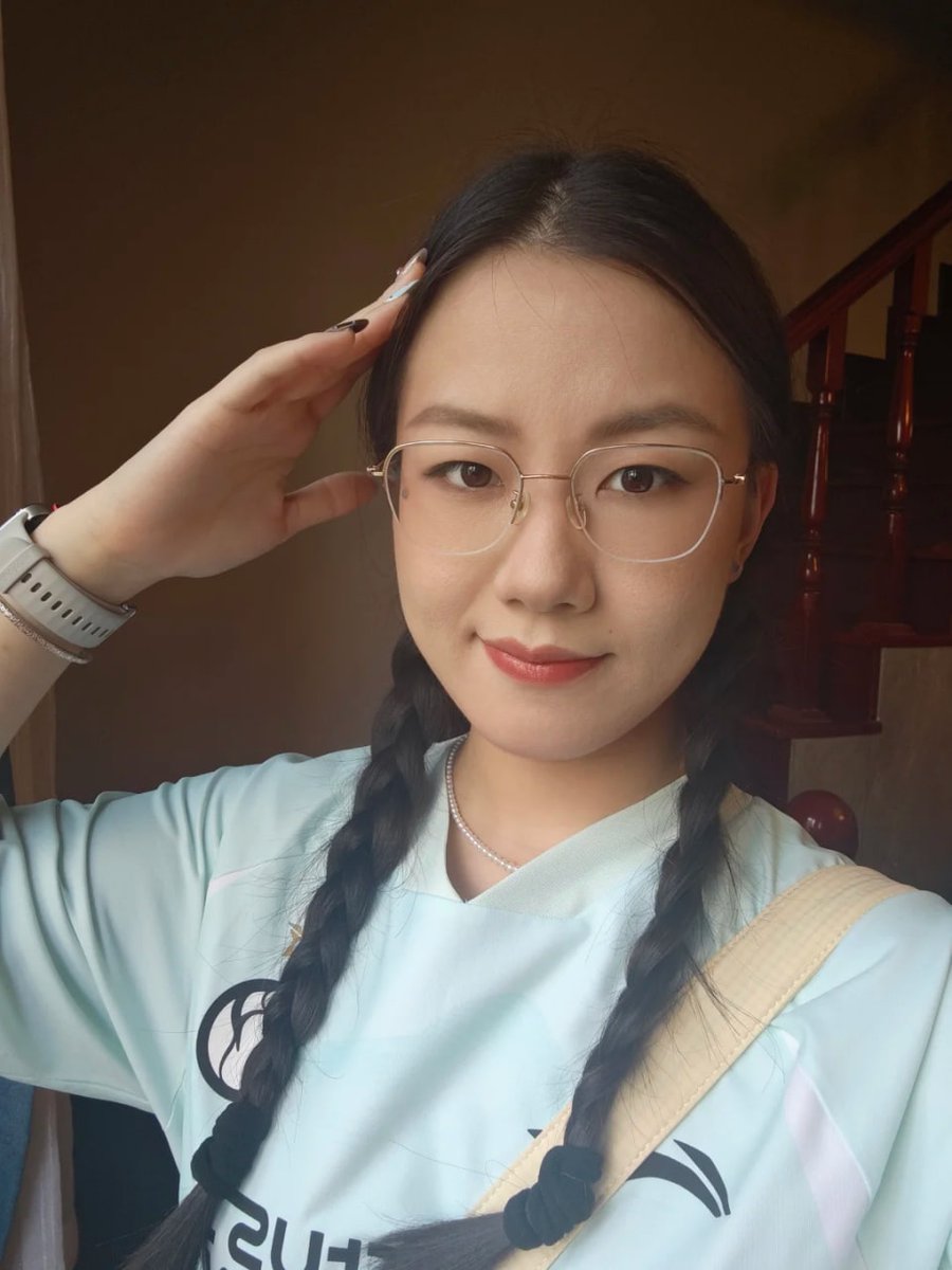 tadeo5662's tweet photo. 谁说双马尾只能属于少女？熟女扎起来，好像也挺犯规。突然想装一次乖，你觉得像吗？ https://t.co/kHdJXo9jo1