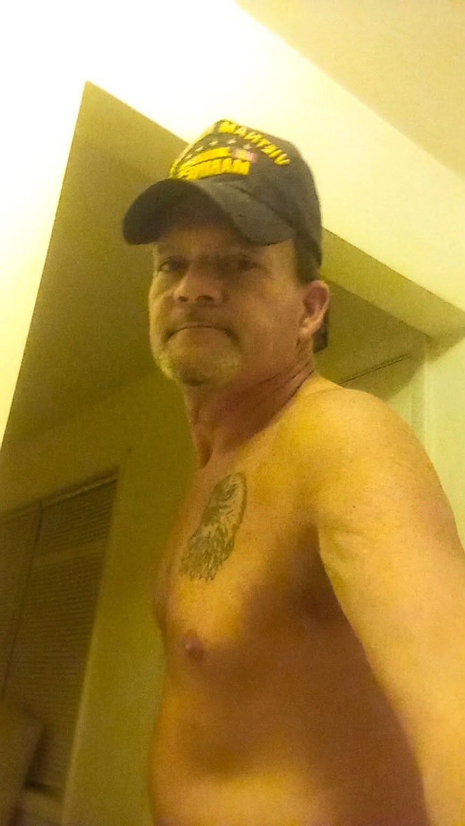 Gregory42569166's tweet photo. It's Sunday and I'm hunting down a car thief got him insight 👍😡 https://t.co/og6otXXzFW