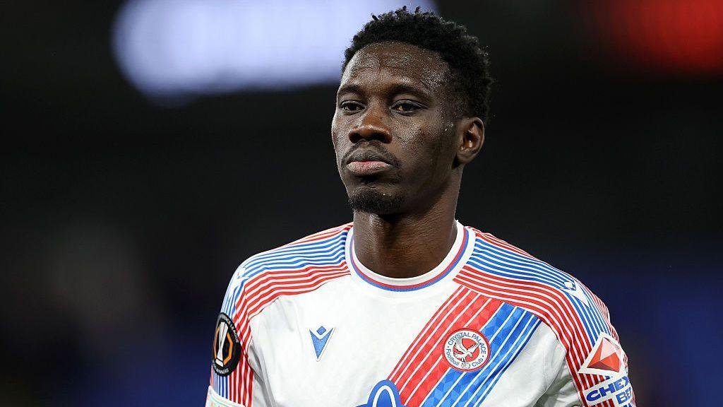 EAGLE1861's tweet photo. 🦅 Sarr now on the verge of signing a new contract, but it probably means a deal for Ezzalzouli - who's four years younger - no longer happens in 2027

🤔 Should #CPFC have sold Sarr - who turns 29 in February - in favour of a younger option?

https://t.co/8VwRKbqCCg https://t.co/V3e90F8kq9