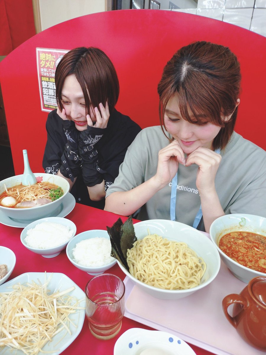 0914Time's tweet photo. 明日10/5のワイは…
岩槻で岡田ちほさんのアテンド！

平日ですがお待ち申しておりまする👽
※小柳歩氏とのツーショ写真添えて
⚠プロモーション https://t.co/80H4HnEi5u