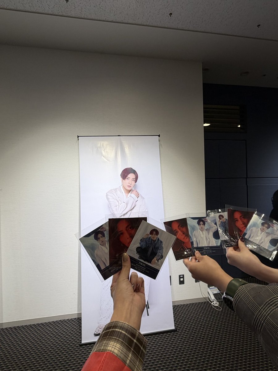 yamineko122008's tweet photo. バーイベ安定の面白トークと面白いゲームありがとうございました！
質問コーナーの大喜利リクエスト、小芝居リクエスト皆さんの質問さすがでした！ https://t.co/CB6jUwbDdv