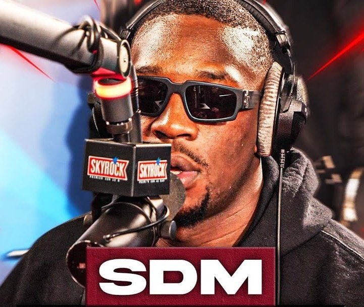 SkyrockFM's tweet photo. À 16H Double @Sdm__92 sur #Skyrock avec @TimSkyrock..!
🎧 #BolideAllemand & #CartierSantos
▶️ https://t.co/mD4jOJcmym https://t.co/FHcUqRHemv