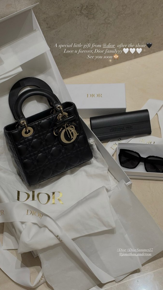 kakakwonyoung's tweet photo. "See you soon" OMG! Wonyoung really love her new family ❤️

Wonyoung Dior Princess 
#JANGWONYOUNG
#WONYOUNG
#WonyoungDiorSummer27
#DiorSummer27 @Dior https://t.co/jmsd910VEj