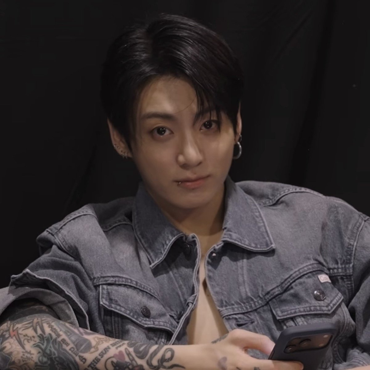 EssyJwrites's tweet photo. The good boy stare vs the brat stare in fics https://t.co/K2AwnB1RMv