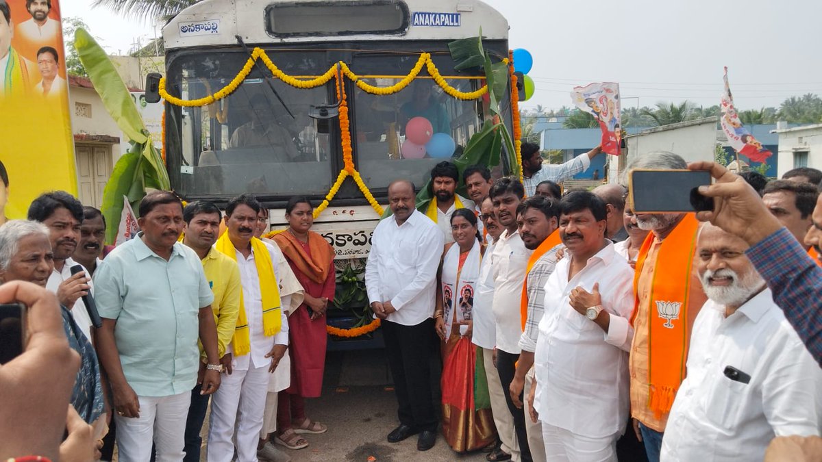 PRameshbabuMLA's tweet photo. పరవాడ ముత్యాలంపాలెం గ్రామ పంచాయతీ పరిధిలో చిరకాలంగా ఉన్న ప్రజల విజ్ఞప్తి మేరకు ముత్యాలంపాలెం  పరవాడ, లంకెలపాలెం మీదుగా అనకాపల్లి వరకు నూతన ఆర్టీసీ బస్సు సర్వీసును జెండా ఊపి ప్రారంభించడం జరిగింది. #rtcbus #muthyalammapalem @JanaSenaParty @JaiTDP @BJP4Andhra @APDeputyCMO @ncbn https://t.co/OQvnPglld6