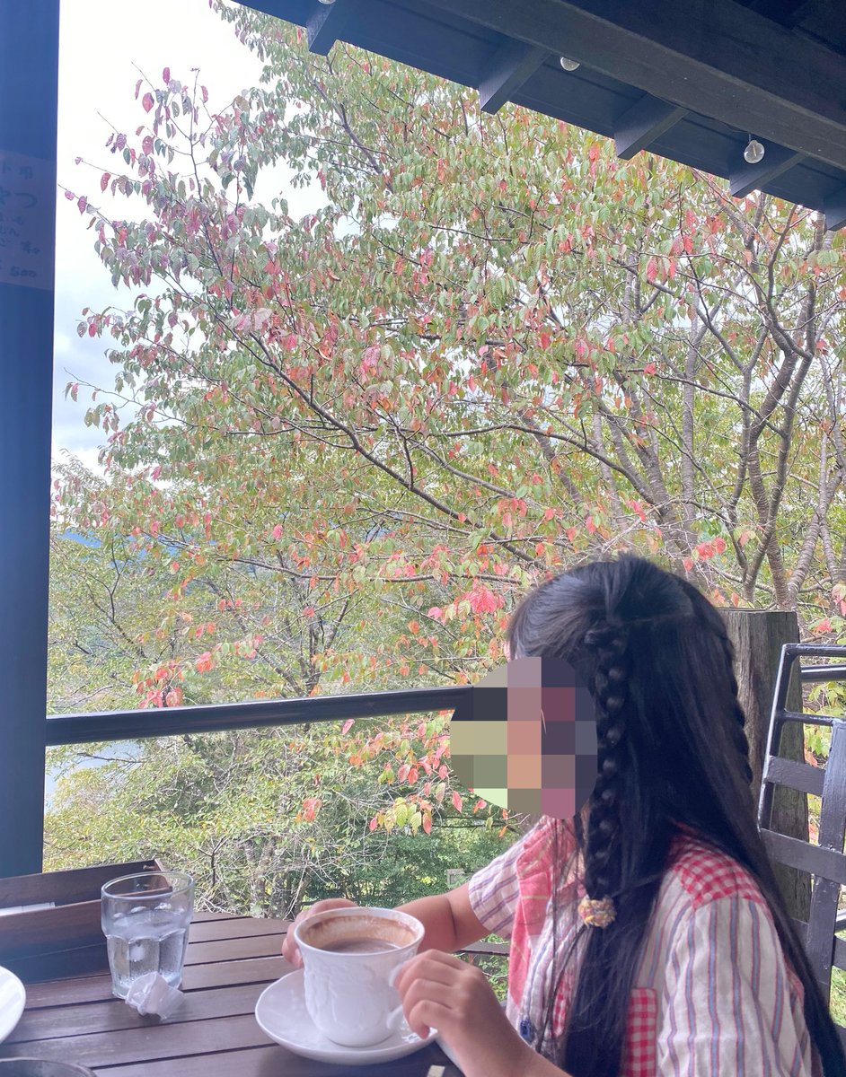 nailmelange's tweet photo. お目当てのぶどうを買いにお出かけ
「マニキュアフィンガー」
仕事柄気になる名前だったので🍇💅

農園の方のおすすめの「瀬戸ジャイアンツ」と「黒色高墨」もタイプが違いどれも贅沢で幸せな気持ちになりました。
山は呼吸が楽でいいっ https://t.co/VM0ghVXJXe