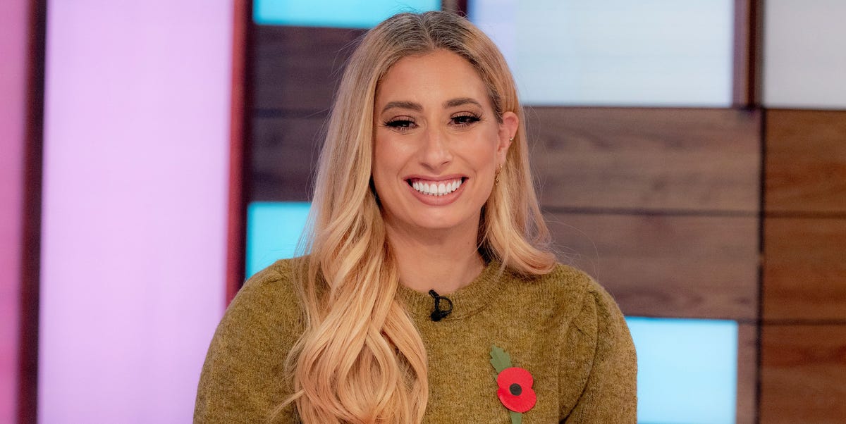WriterWil's tweet photo. Happy birthday Stacey Solomon 

#StaceySolomon #presenter #singer #SortYourLifeOut #StaceyAnndJoe #LooseWomen #CelebrityGogglebox #TheXFactor #BakeOff #RenovationRescue #ImACelebrityGetMeOutOfHere #CraftyChristmas #CelebrityJuice #BigFatQuizOfTheYear #PipAhoy #Celebability https://t.co/BHD0ATHsul