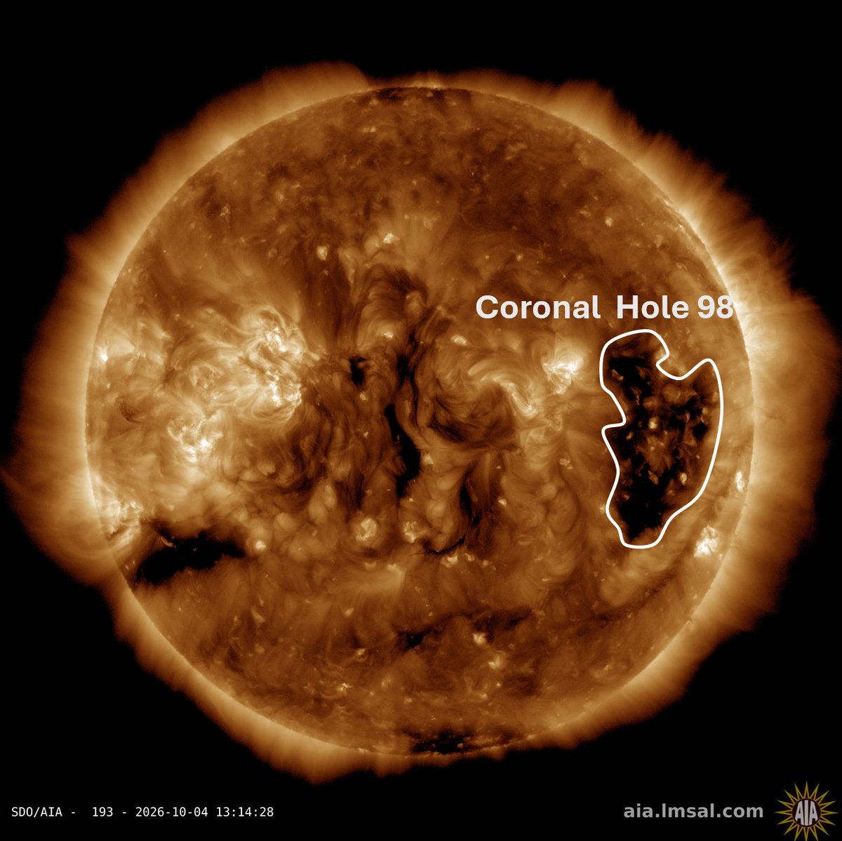 SpaceweatherSA's tweet photo. A G1/Minor geomagnetic storm of Kp 5 is currently impacting Earth. This is due to the high-speed solar wind from Coronal Hole 98. Keep an eye out for more of the Sun's activity on @SpaceweatherSA https://t.co/af1hs9RJyj