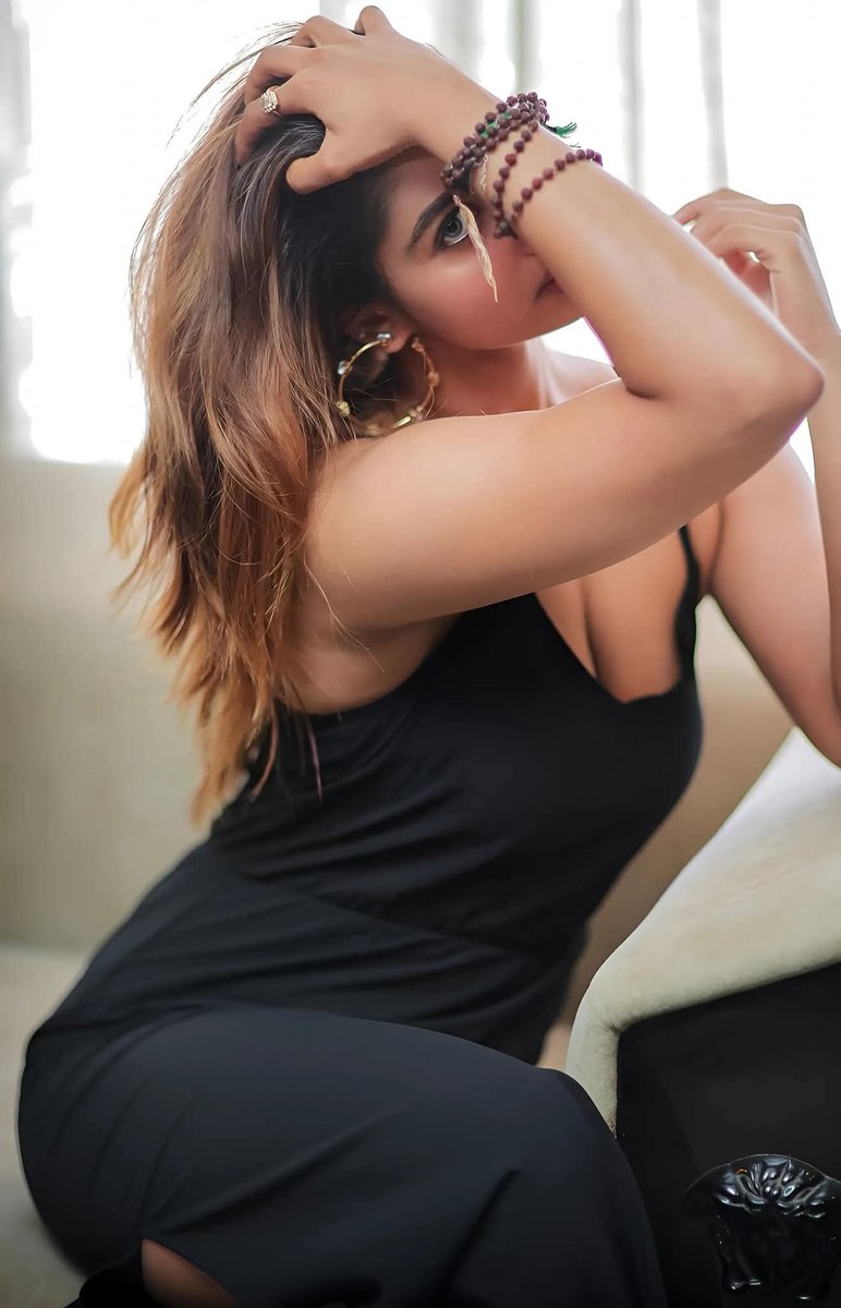ShivaniRasigai's tweet photo. Shivani 🖤

#ShivaniNarayanan https://t.co/PSUlHjvgIb