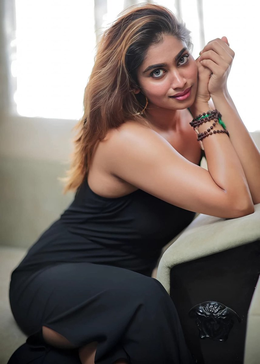ShivaniRasigai's tweet photo. Shivani 🖤

#ShivaniNarayanan https://t.co/PSUlHjvgIb