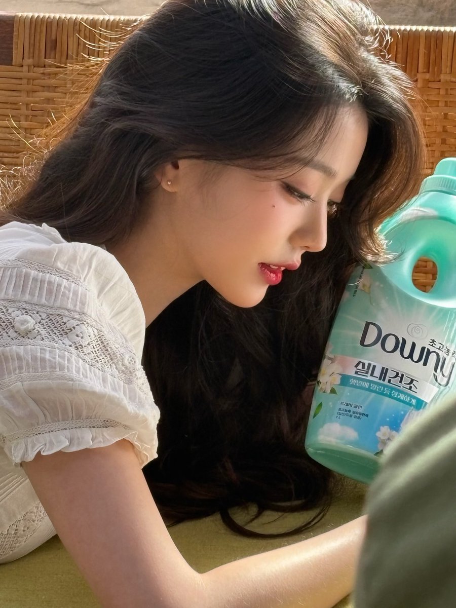 jjang_genius_04's tweet photo. 내가 장원영 코면 다른 이목구비 개빡칠듯.. 아… 콧대 존나 예쁘게생겻는데 스포트라이트 못받잖아 미칫나. 코존나좋게생겻는데 https://t.co/q94WUxHLMq