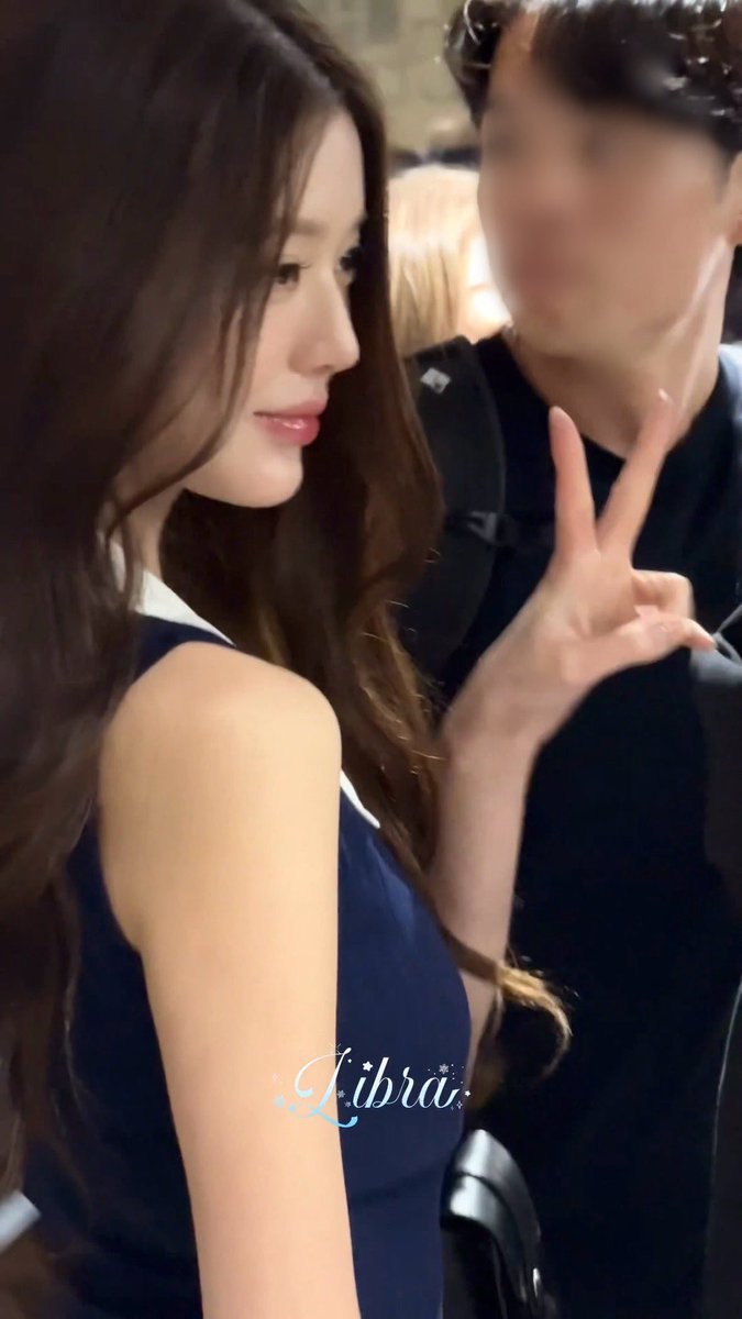 jjang_genius_04's tweet photo. 내가 장원영 코면 다른 이목구비 개빡칠듯.. 아… 콧대 존나 예쁘게생겻는데 스포트라이트 못받잖아 미칫나. 코존나좋게생겻는데 https://t.co/q94WUxHLMq