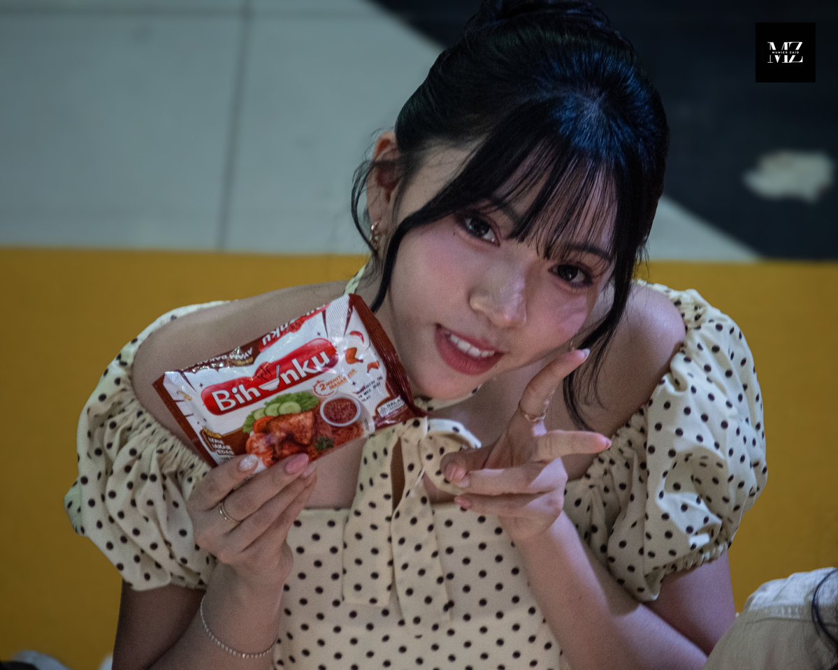 MunierJaid's tweet photo. "𝘏𝘪, 𝘶𝘱 𝘩𝘦𝘳𝘦!"✌️😁

SERUPUT Bihunku Bareng Oshiku
03.10.26
In 📸: @Aralie_JKT48

#MZshot #araliejkt48
Cc: @_aranika https://t.co/tdCnNXqgYr
