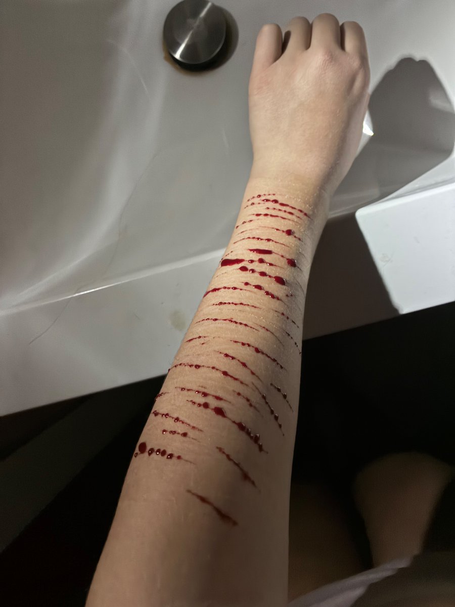 ArtByAPen's tweet photo. Catscratch sesh last night

!! FAKE SFX MAKEUP MADE BY ME, ENHANCED WITH AI!!! https://t.co/0GTrJd5LW0