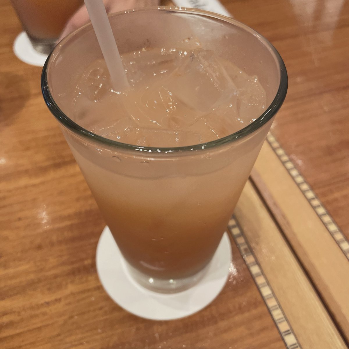 lemonaade252407's tweet photo. 休日のメイク☕️🥐

🍨のフェイスパウダー、あまり使えてなかったんだけどマットのハイライトとして鼻先や眉山に使ってみた。これからはハイライトとして出番増えそう🪄 https://t.co/7XIoWAGPpX