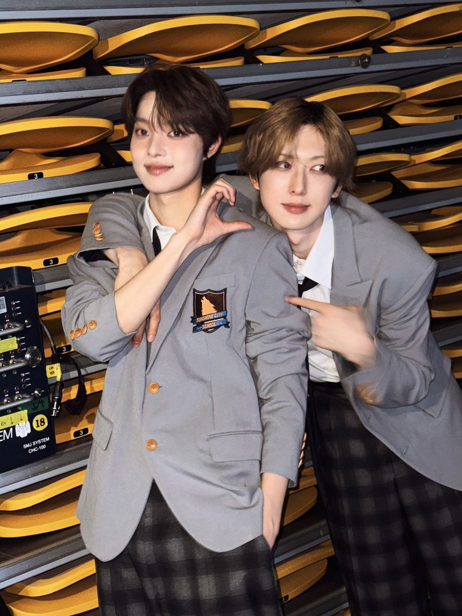 wenosasing's tweet photo. AAAAA LEADERZ GUE https://t.co/ygmFrgSCam