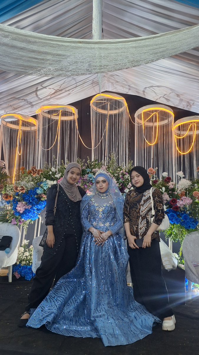 nemodd08's tweet photo. Happyweding https://t.co/OkMwgGBxcZ
