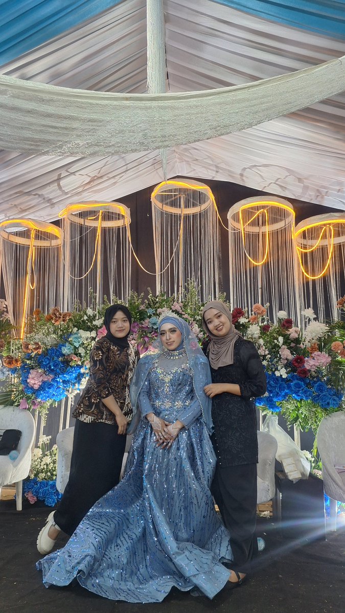 nemodd08's tweet photo. Happyweding https://t.co/OkMwgGBxcZ